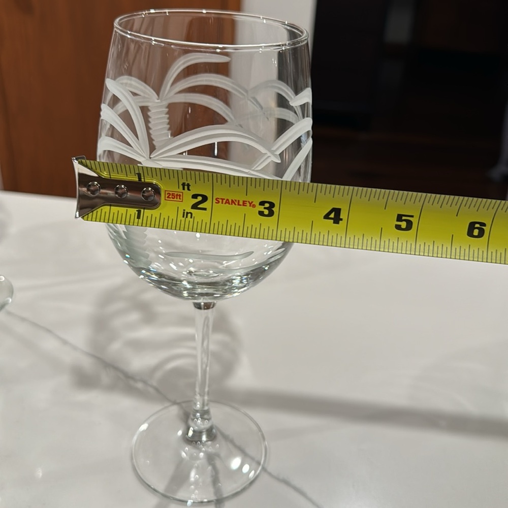 Late 20th Century Rolf Palm Tree Etched Glass Wine Glasses- Set of 4 - Picture 6 of 8